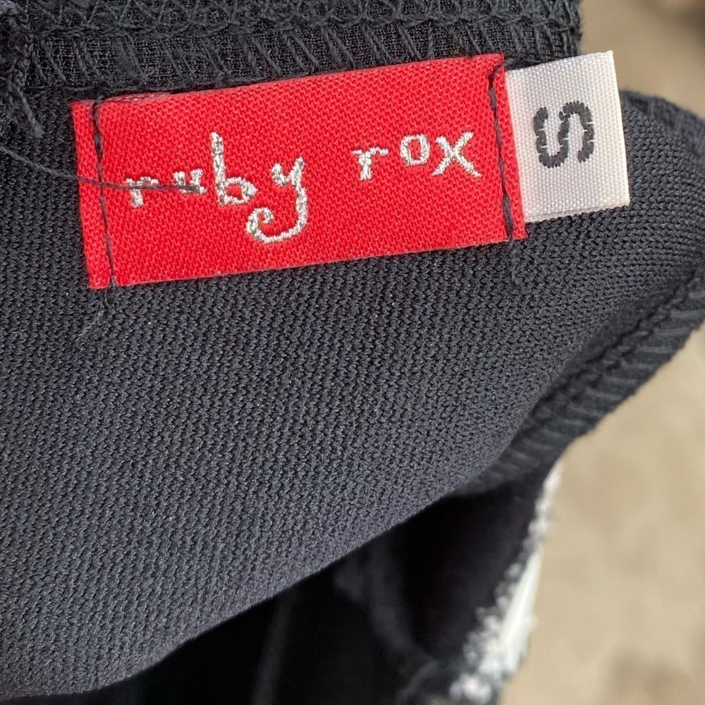 Ruby Rox Bodycon Dress - Picture 5 of 9